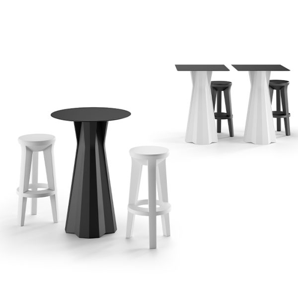 Frozen Table Structure Plust Outdoor Attitude